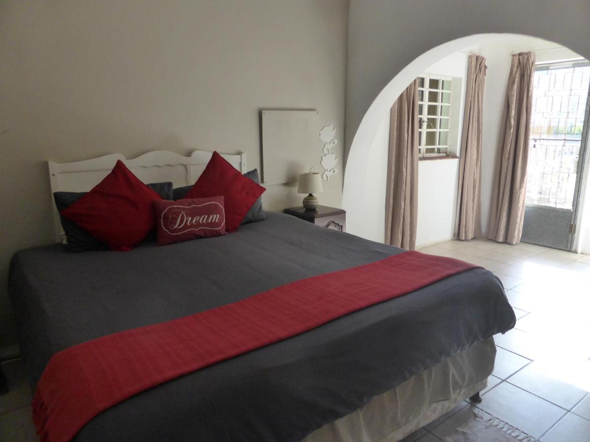 הוסטל אדו Orange Elephant Backpackers מראה חיצוני תמונה